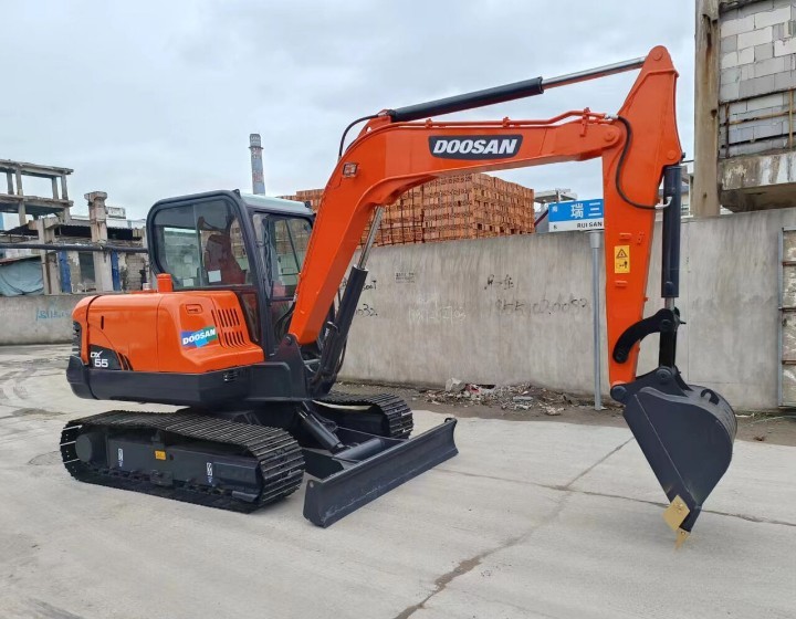 Korea Digunakan Doosan Excavator untuk dijual Second Hand DX55 Jindongyu Mesin