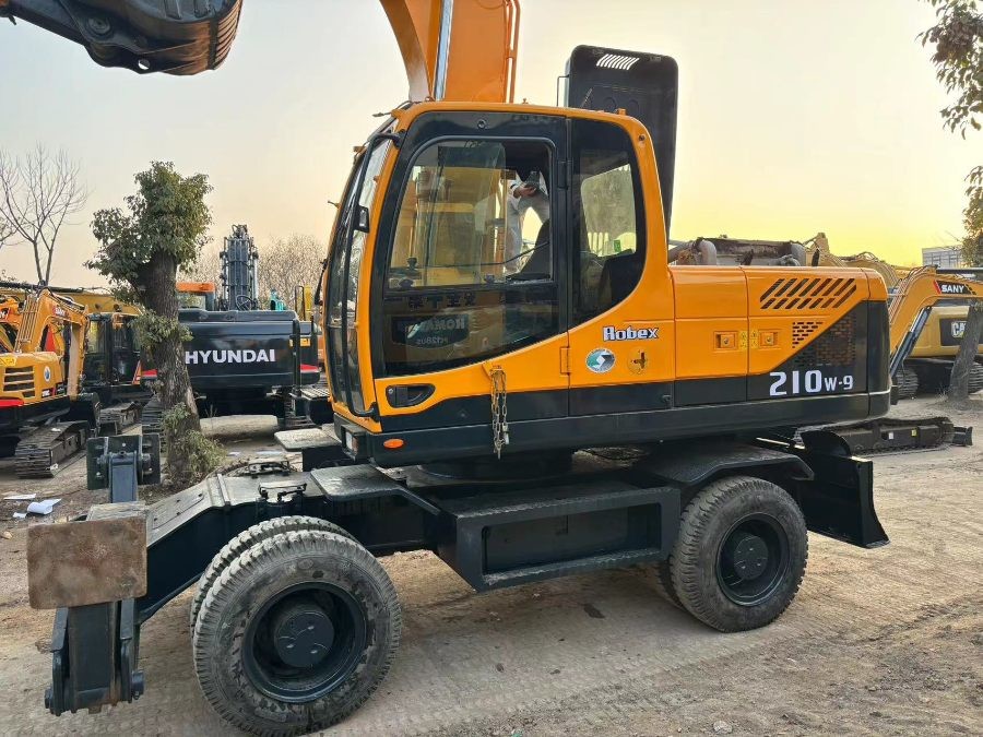 Korea Digunakan Hyundai Excavator untuk dijual bekas R210w-9 Roda 21950KW 21 Ton Jindongyu Mesin