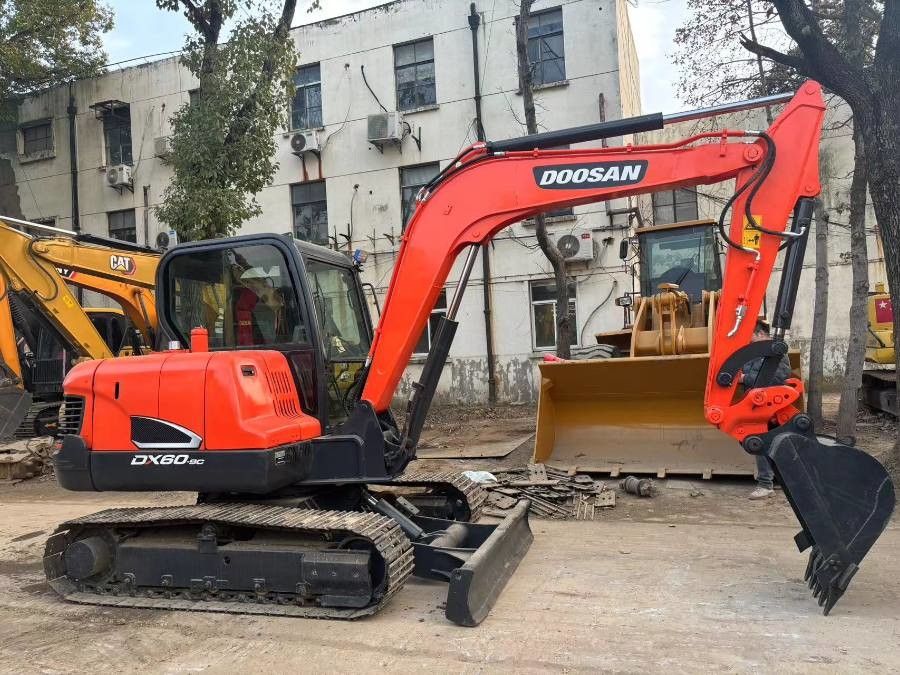 Korea Digunakan Doosan Excavator untuk dijual bekas DX60 Jindongyu Mesin