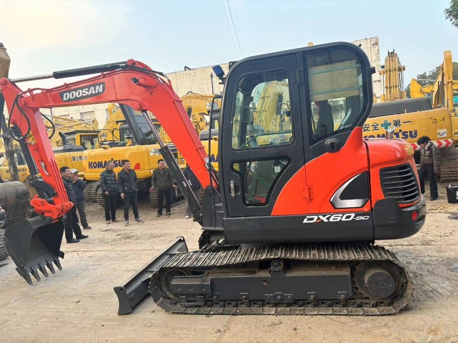 Korea Digunakan Doosan Excavator untuk dijual bekas DX60 Jindongyu Mesin