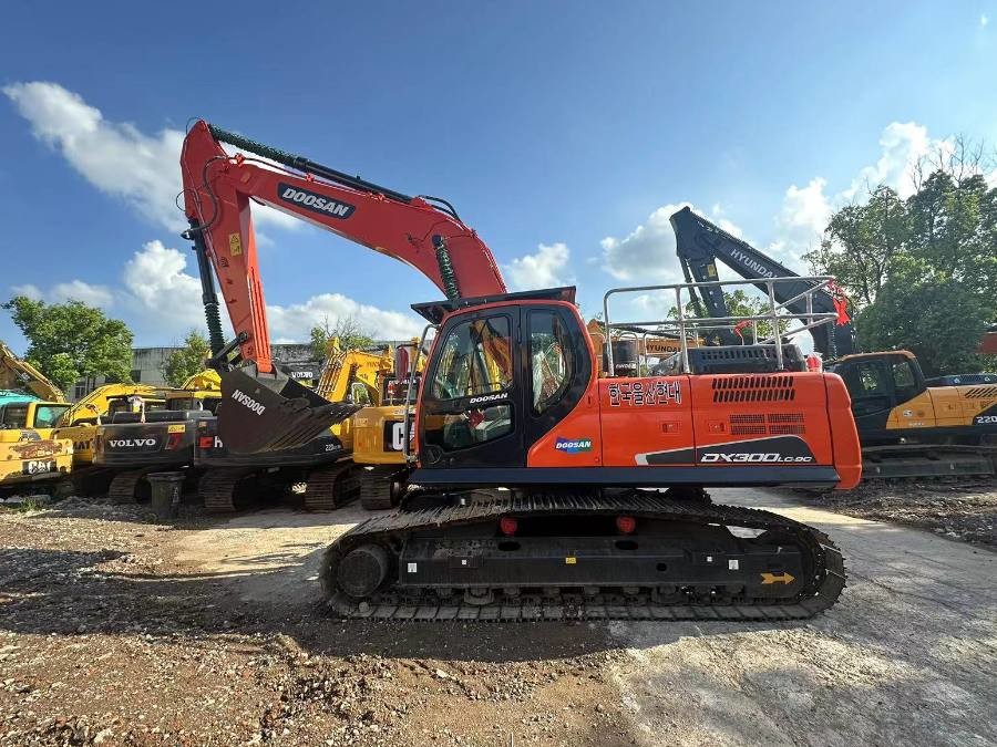 Korea Digunakan Doosan Excavator untuk dijual Second Hand DX300LC Jindongyu Mesin