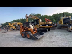 Good Condition Case 440 Skid Steer Mini Loader.